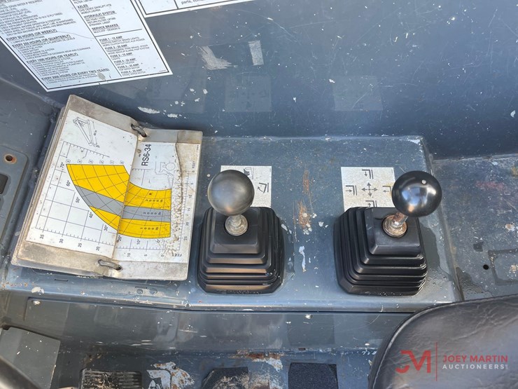 gehl-r56-34-telehandler-image-7