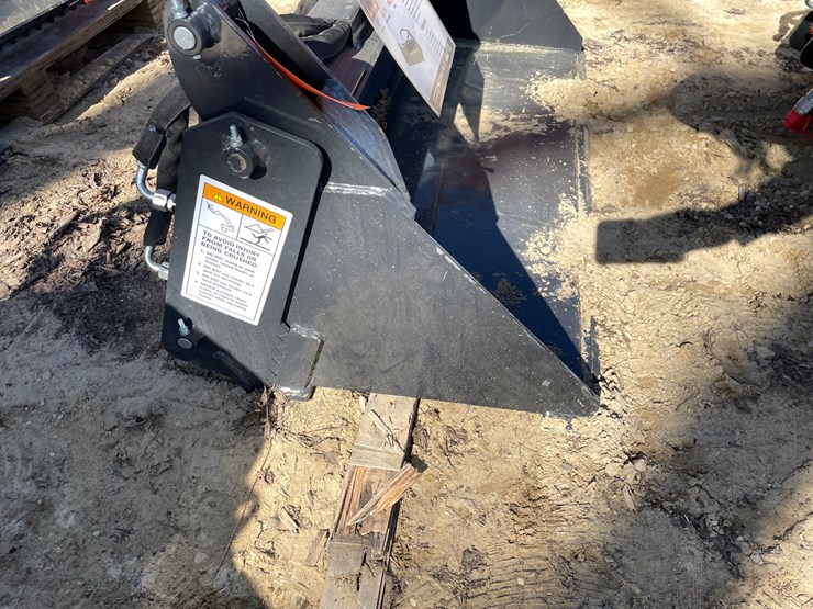#2317-•-new-wolverine-mini-skid-steer-combination-bucket-image-3