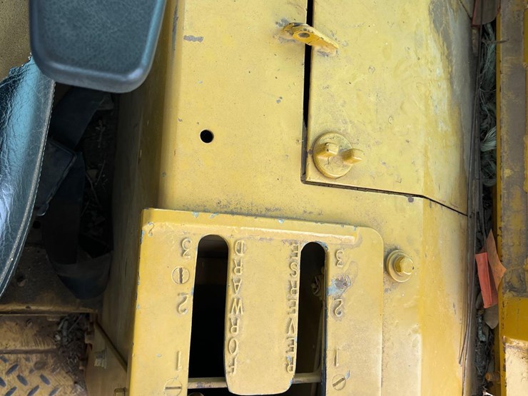 caterpillar-d6d-image-15