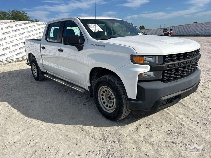 2020-chevrolet-silverado-1500-image-2