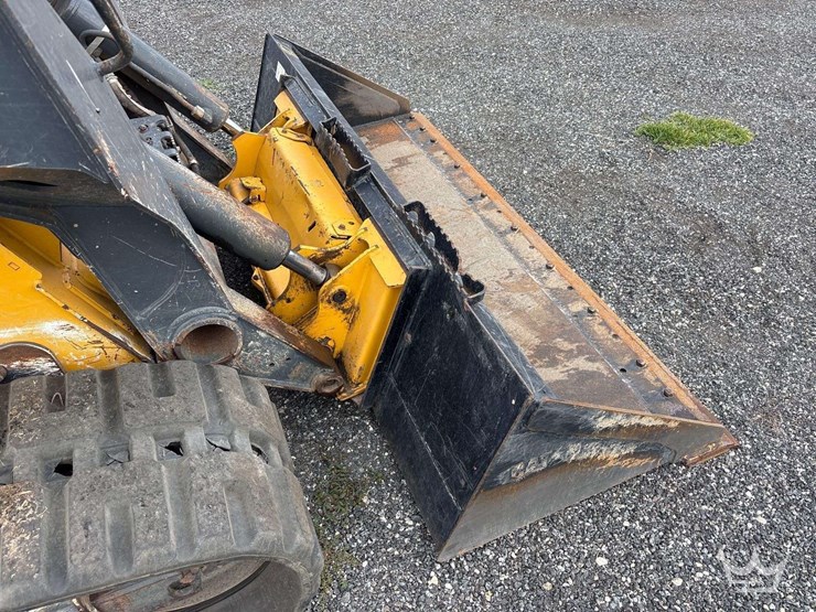2022-deere-333g-image-8