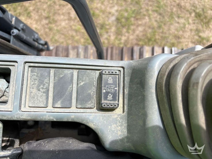 2017-deere-210g-image-32