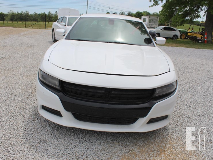 2015-dodge-charger-image-2