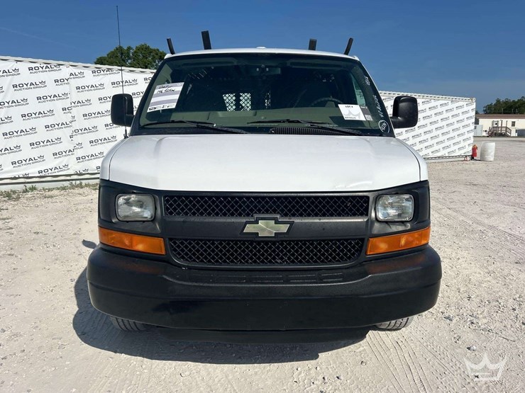 2011-chevrolet-express-2500-image-24