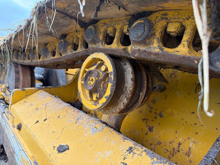2022-deere-450-lt-image-11