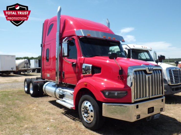 2023-western-star-49x-image-3