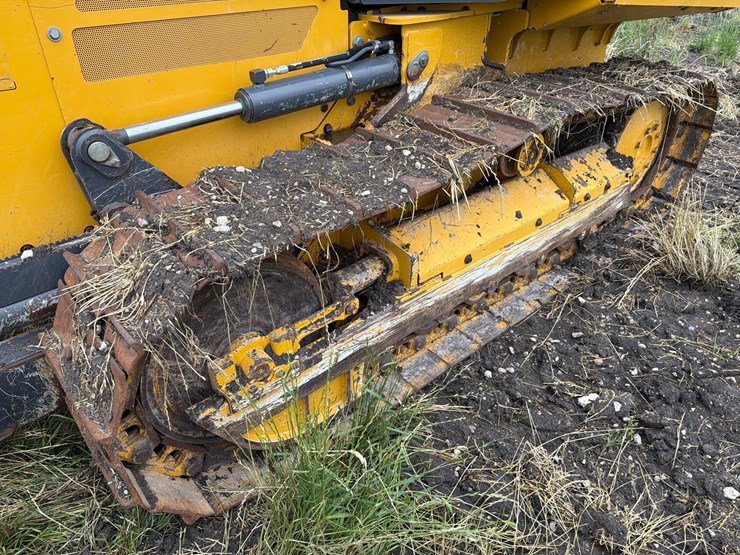 2022-deere-450-lt-image-9