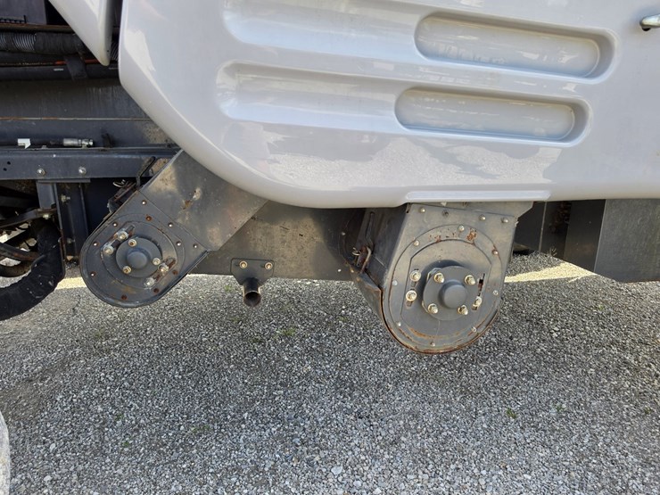 2013-massey-ferguson-9560-image-21