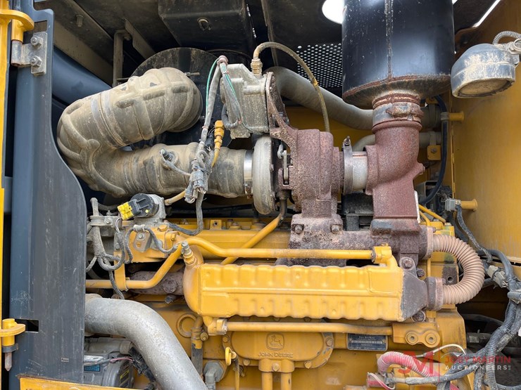 2010-deere-670g-image-10