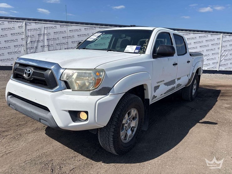 2013-toyota-tacoma-image-1