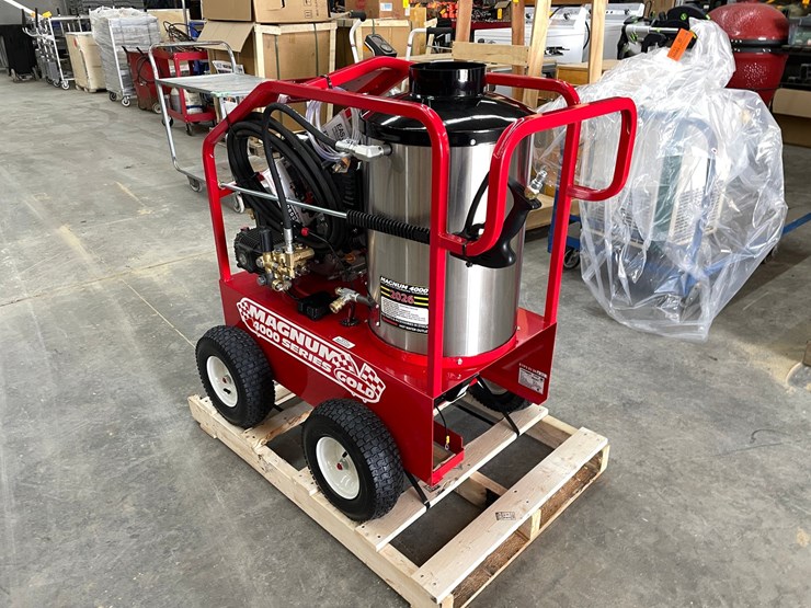 #2296-•-new-magnum-4000-hot-water-pressure-washer-image-4