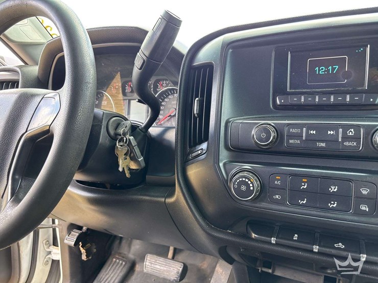 2015-chevrolet-silverado-2500hd-image-18