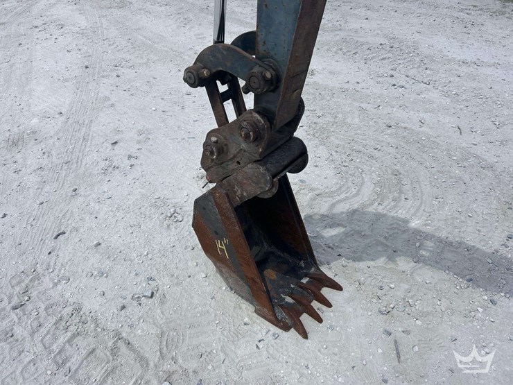 2013-deere-27d-image-9