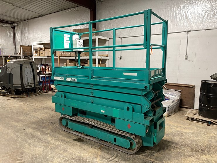 #303-•-2008-en-systems-co.-en8l06-electric-tracked-scissor-lift-image-6