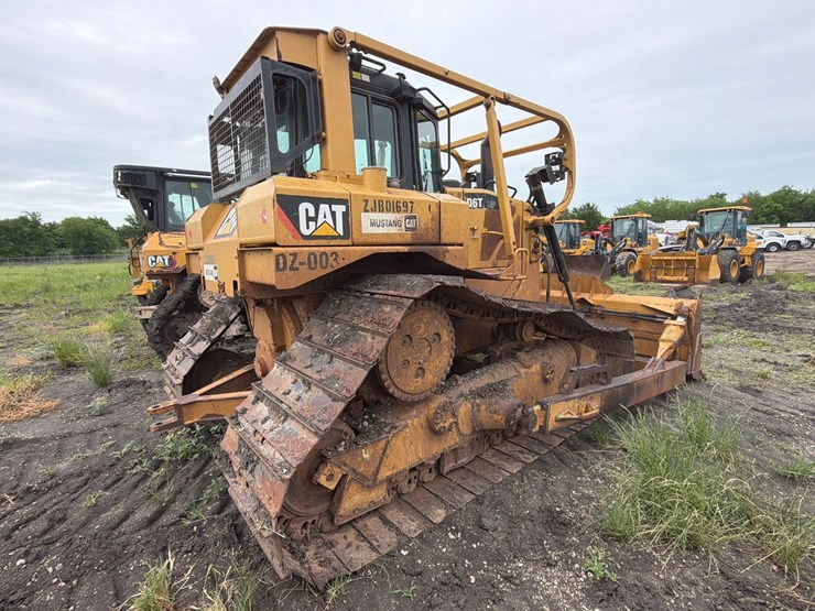 caterpillar-d6t-lgp-image-5