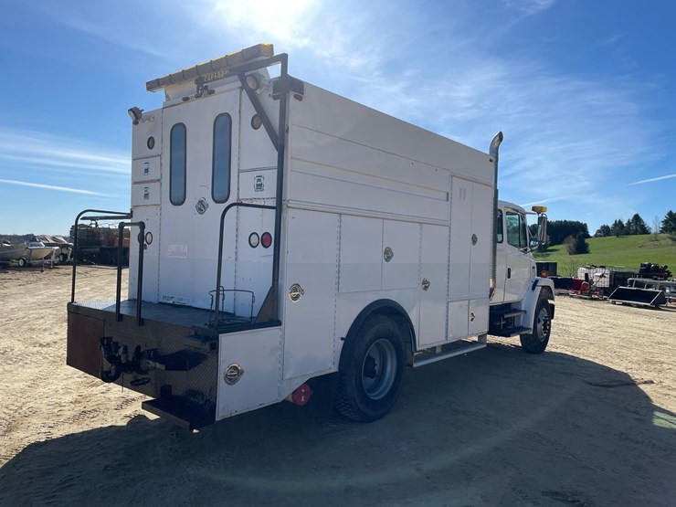 2003-freightliner-fl70-image-5