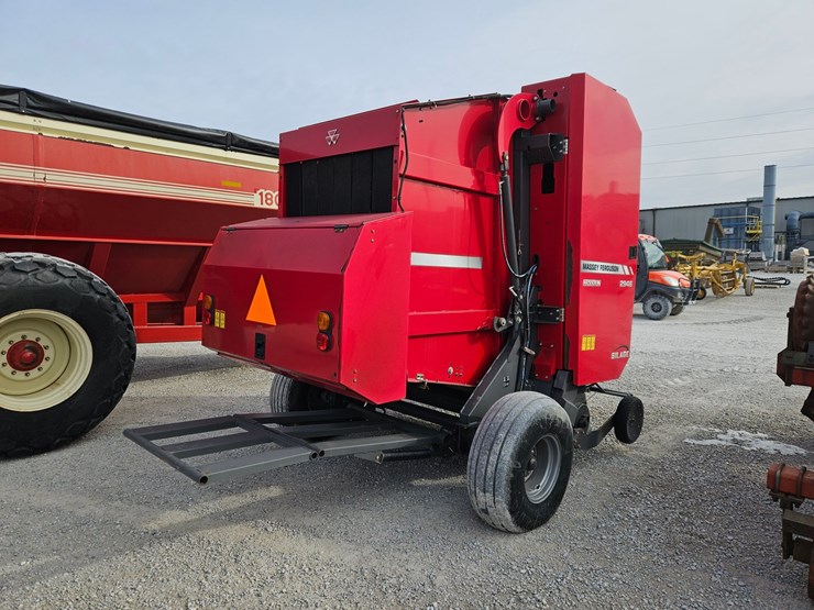 2015-massey-ferguson-2946-image-7