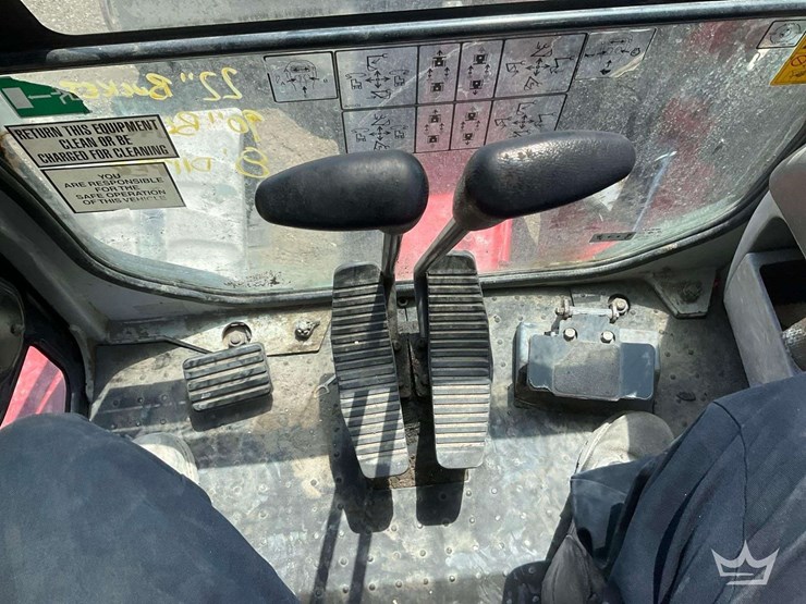 2016-takeuchi-tb280fr-image-12