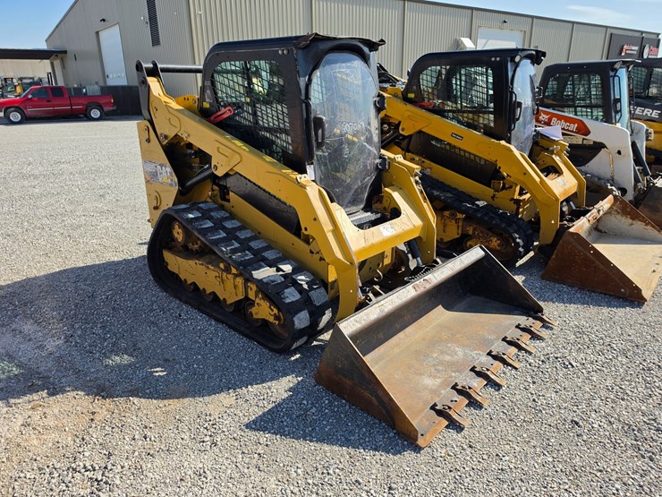 2016-caterpillar-259d-image-26