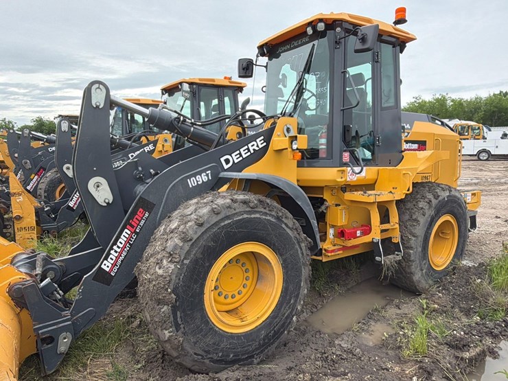 2023-deere-544p-image-2