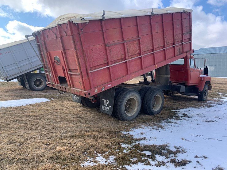 1967-international-190fls-tandem-truck-image-4