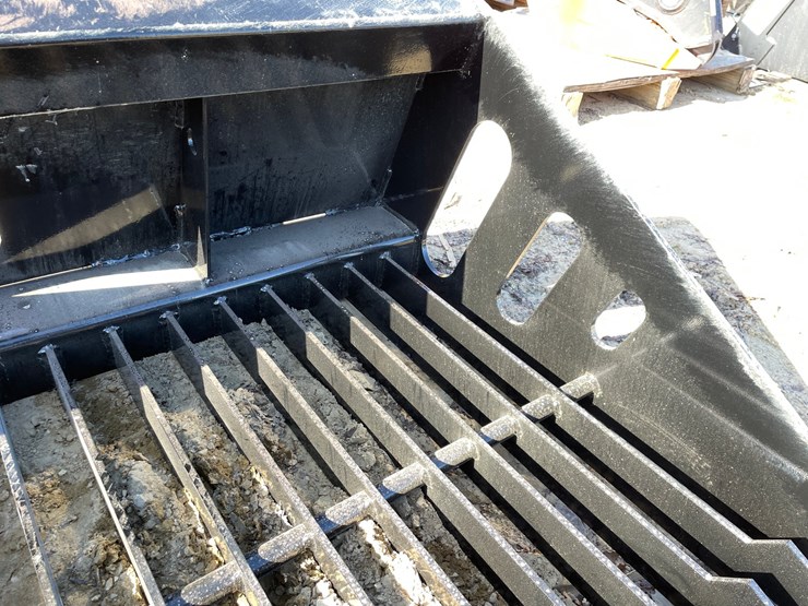 #2331-•-new-wolverine-66"-skid-steer-skelton-high-side-bucket-image-10
