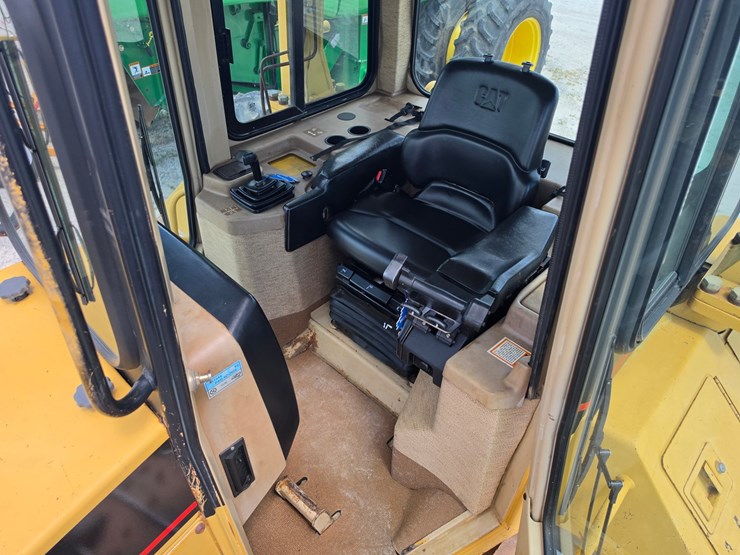 2002-caterpillar-d6m-lgp-image-10