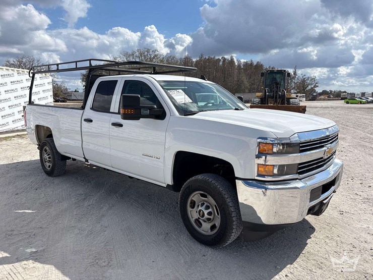 2019-chevrolet-silverado-2500hd-image-2