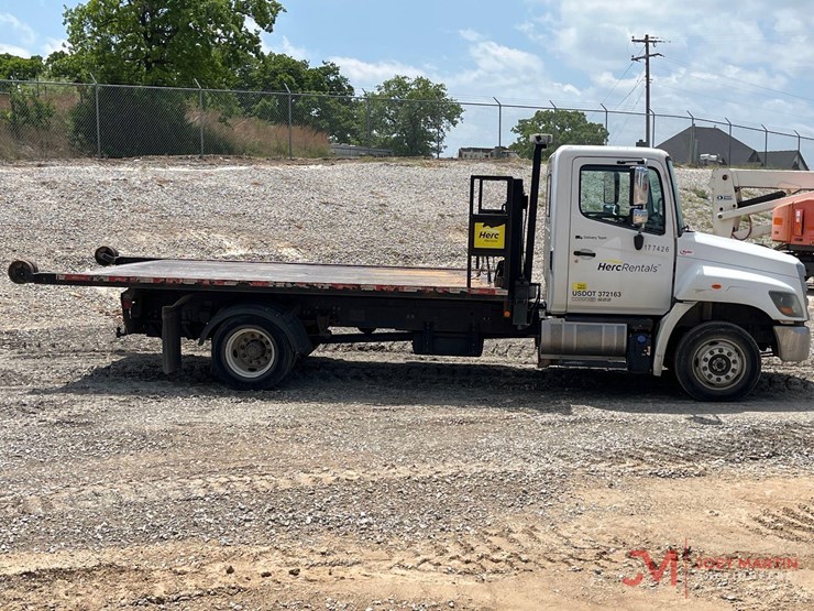 2018-hino-258alp-image-2