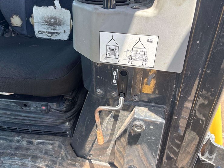 2018-komatsu-d51pxi-24-image-13
