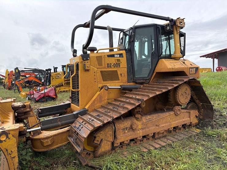 2019-caterpillar-d6n-lgp-image-2