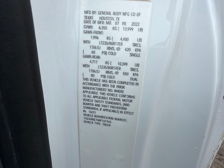 2022-chevrolet-3500-image-21