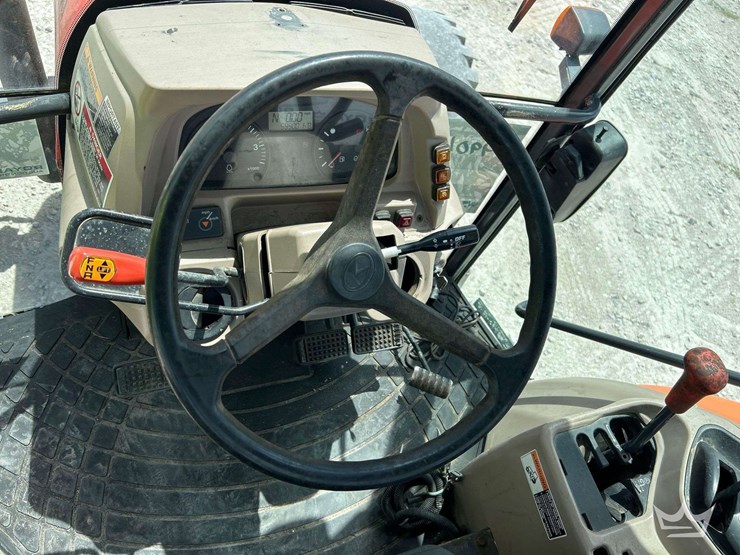 2014-kubota-m9960-image-10