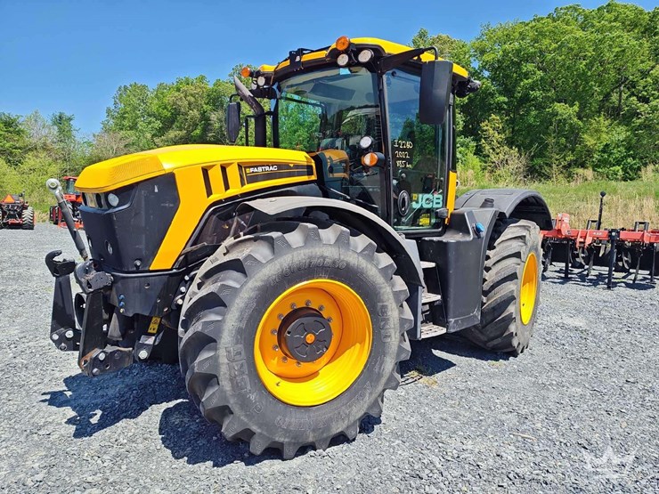2022-jcb-fastrac-4220-image-40