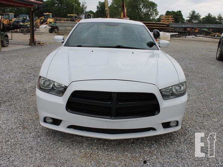 2014-dodge-charger-image-3