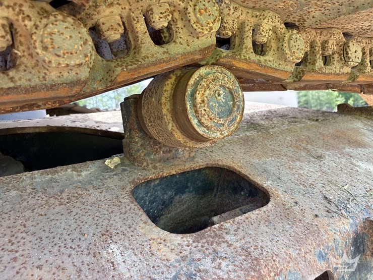2017-deere-210g-image-47