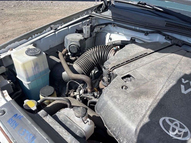 2013-toyota-tacoma-image-8