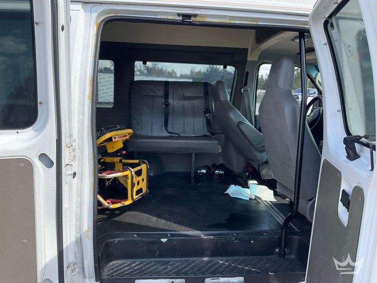 2012-ford-cargo-image-19