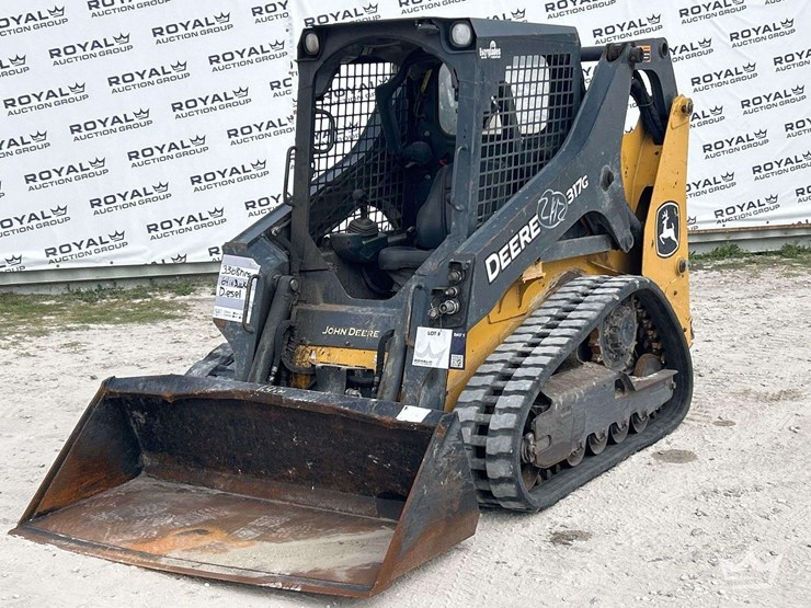 2023-deere-317g-image-1