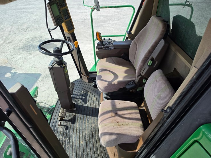 2006-john-deere-9560-sts-image-8