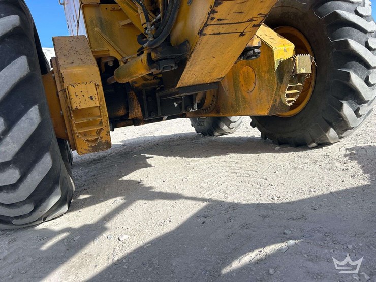 1992-deere-670b-image-33
