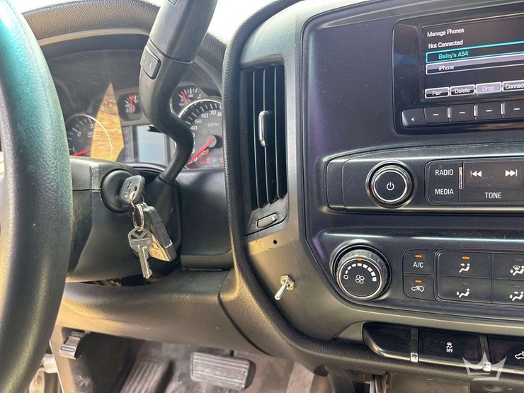 2015-chevrolet-silverado-2500hd-image-19