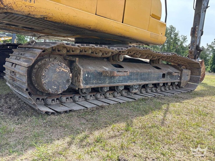 2017-deere-210g-image-43