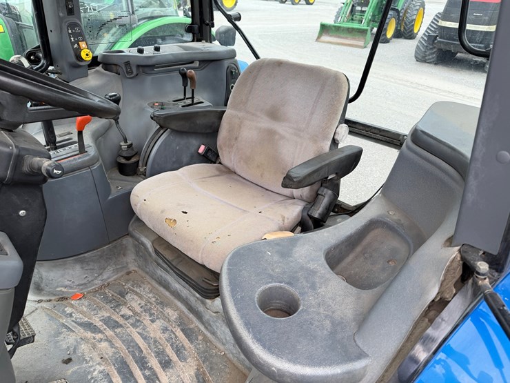 2002-new-holland-ts110-image-13
