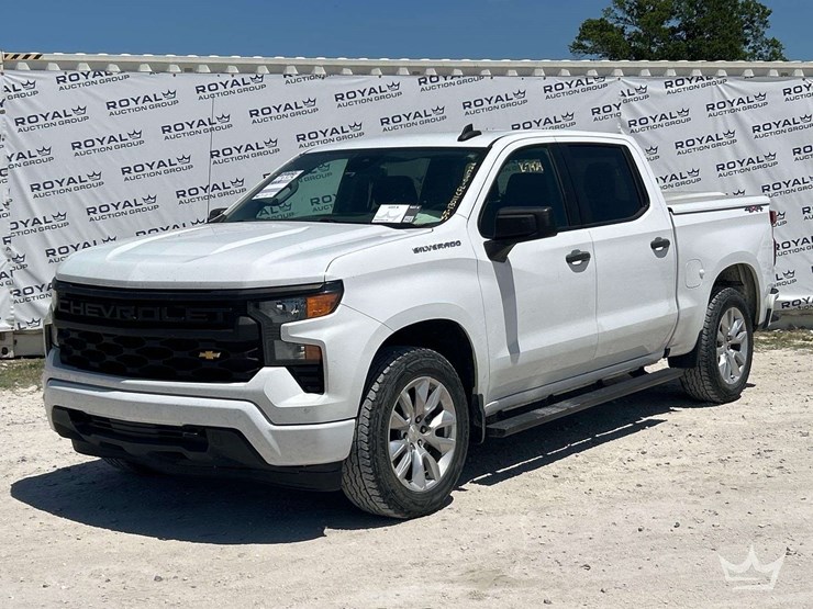 2022-chevrolet-silverado-1500-image-1