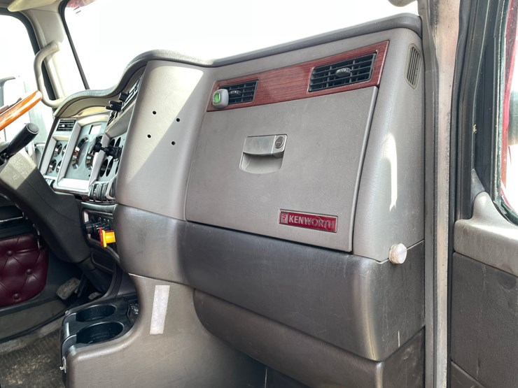 2008-kenworth-t660-image-47