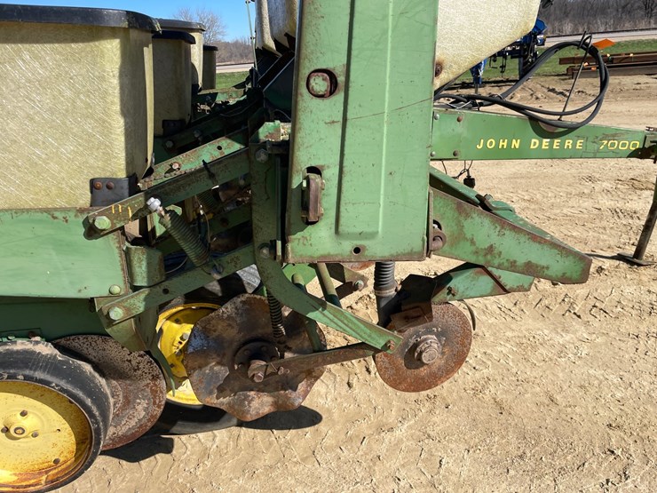 john-deere-7000-image-20