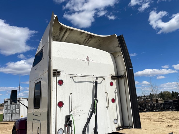 2013-kenworth-t660-image-31