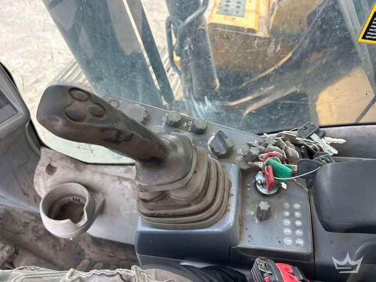 2016-deere-250g-lc-image-13