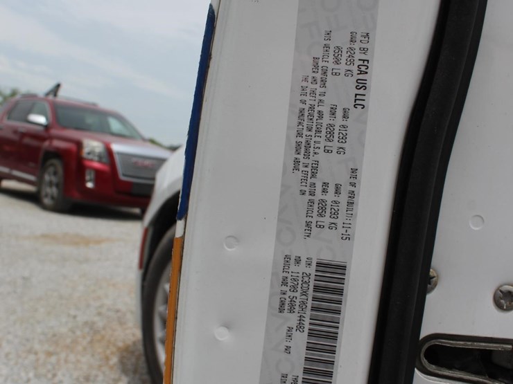 2015-dodge-charger-image-7